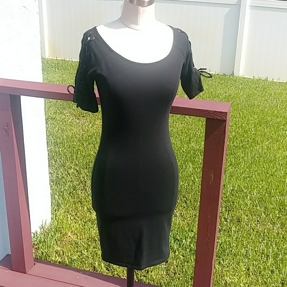 Ambiance Women's Dress.  M.